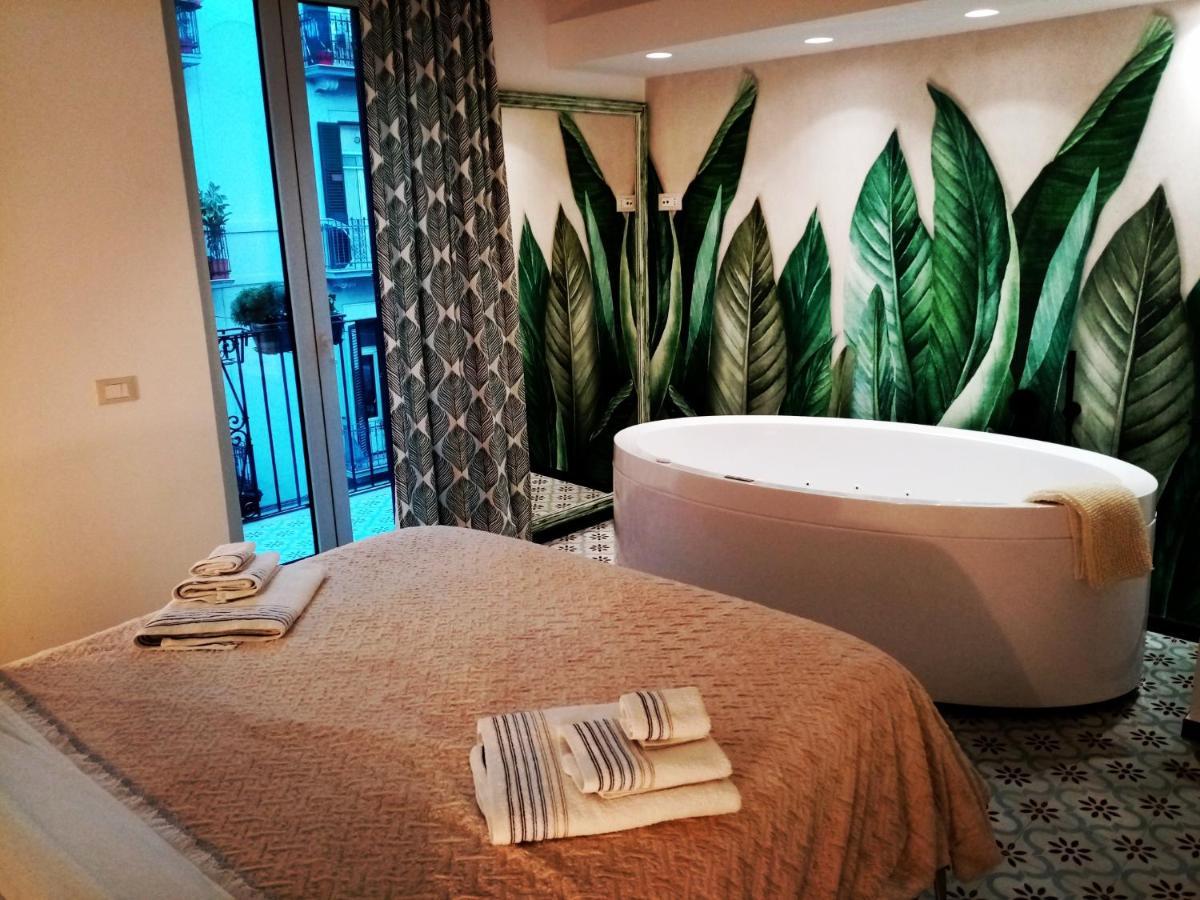 Sonnino Suite Jacuzzi Apartment Bari Exteriör bild